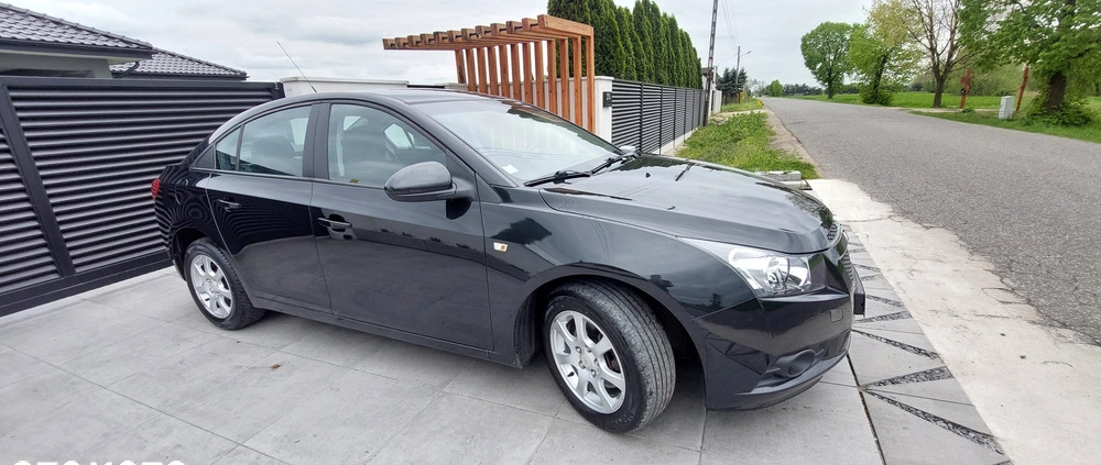 Chevrolet Cruze cena 21900 przebieg: 215000, rok produkcji 2011 z Biskupiec małe 56